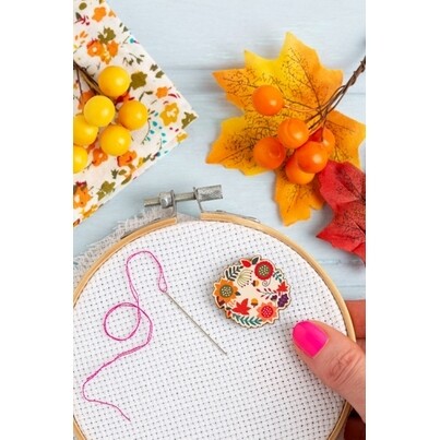 Autumn Leaves Needle Minder
