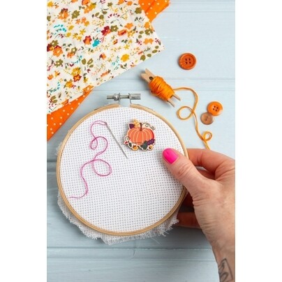 Pumpkin Needle Minder