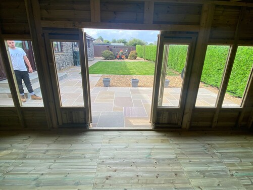 #SHP033 18x10 Pent Summer House