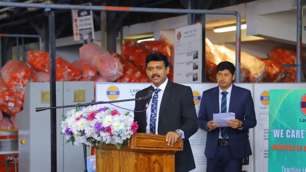 உயிர்காக்கும் இயந்தியரத்தை பெற்றுக்கொடுத்த கிழக்கு மாகாண ஆளுநர்