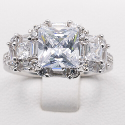 Tycoon cut zirconia gem stone set on 925 sterling silver ring