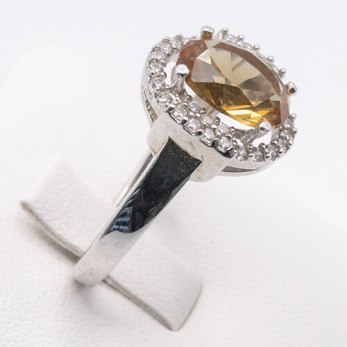 925 sterling silver ring set on colour changing Zultanite stone