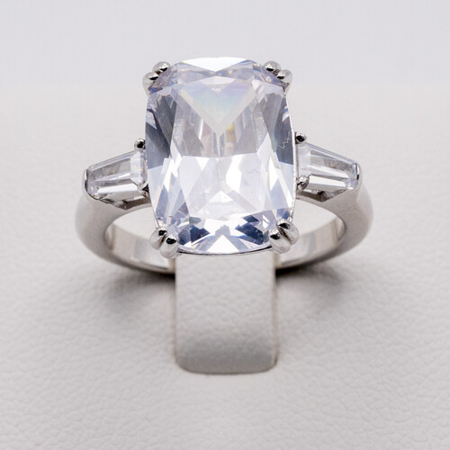 Vintage Style Zirconia Stone Set on Silver