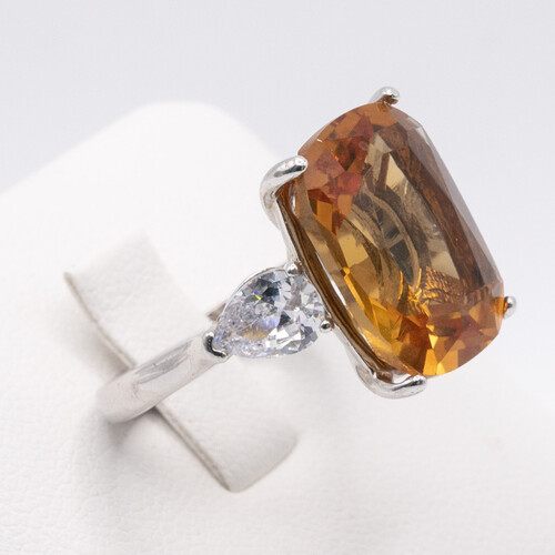 925 sterling silver ring set on colour changing Zultanite stone