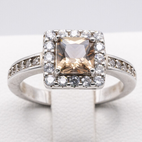 Colour changing Zultanite stone set on 925 sterling silver ring