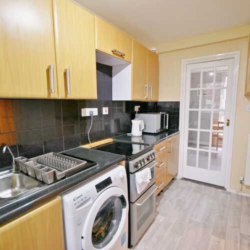 Room In 3-Bed Shared House For Rent