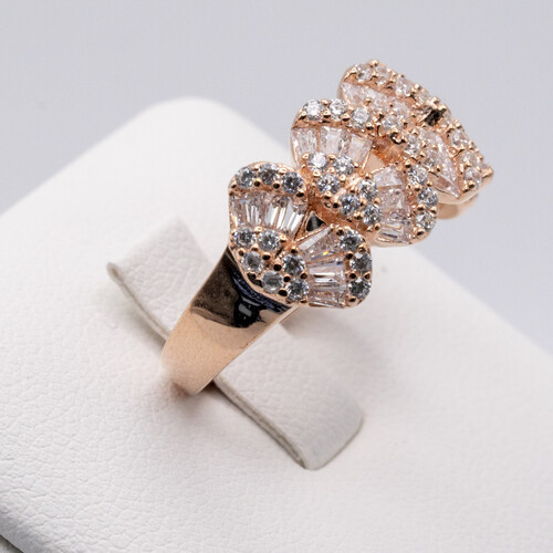 Leaves Designed Zirconia Stones Set on Rose Gold Plated 925 Sterling Silver Ring