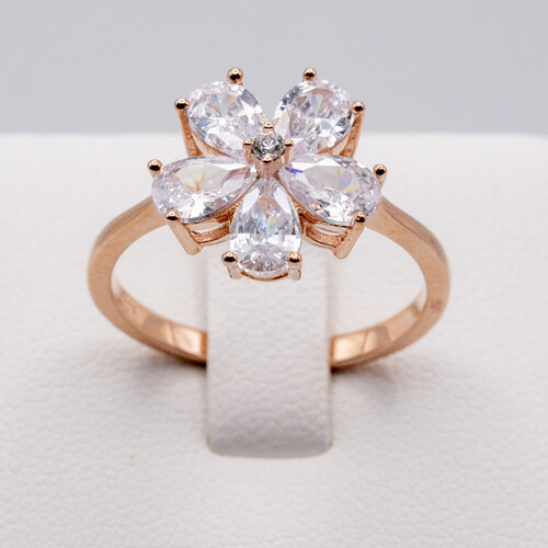 Flower Designed Zirconia Stones Set on Rose Gold Plated 925 Sterling Silver Ring