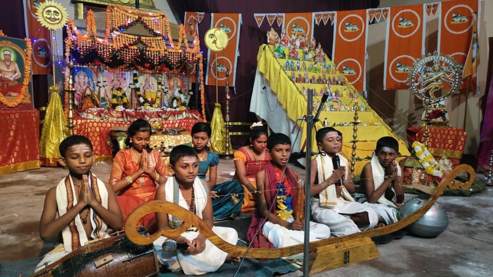 காரைதீவில் இந்து கலாசார திணைக்களத்தின் நவராத்திரி விழா 