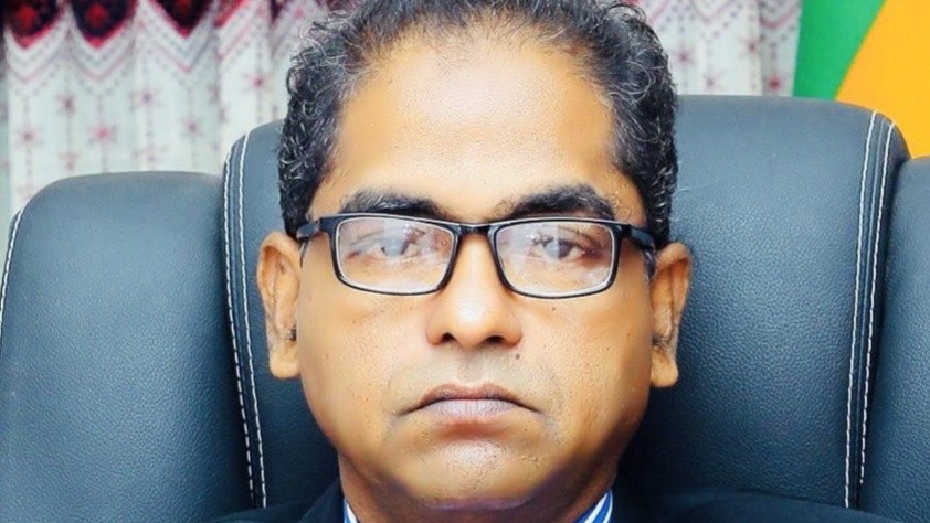 இலங்கை நிர்வாக சேவையின் விசேட தரத்துக்குத் தெரிவான  சிறி