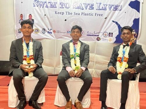 பாக்கு நீரிணையை நீந்திக் கடந்த சாரண மாணவர்களுக்கு கௌரவம்