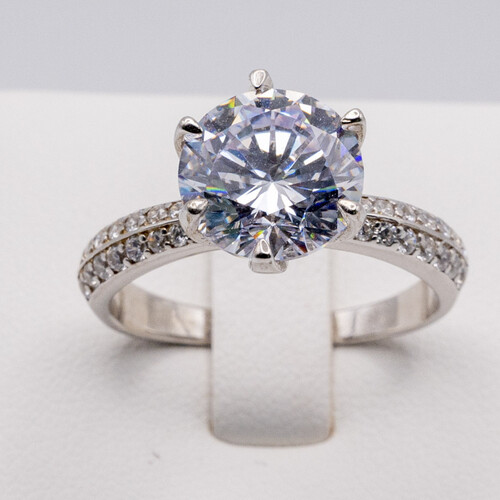 Solitaire zirconia stone set on rhodium plated 925 sterling silver ring