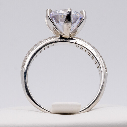 Solitaire zirconia stone set on rhodium plated 925 sterling silver ring