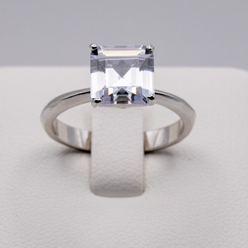 Solitaire zirconia stone set on rhodium plated 925 sterling silver ring
