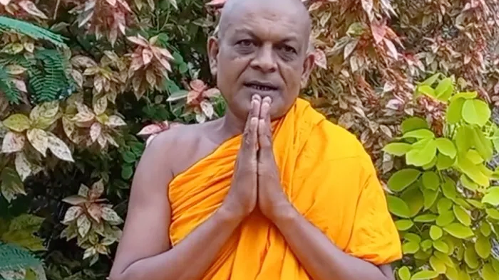 மன்னிப்பு கோரினார் சுமனரத்ன தேரர்