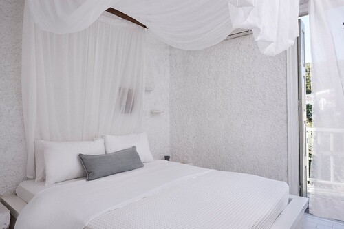 Cascade Holiday Resort – Poros 