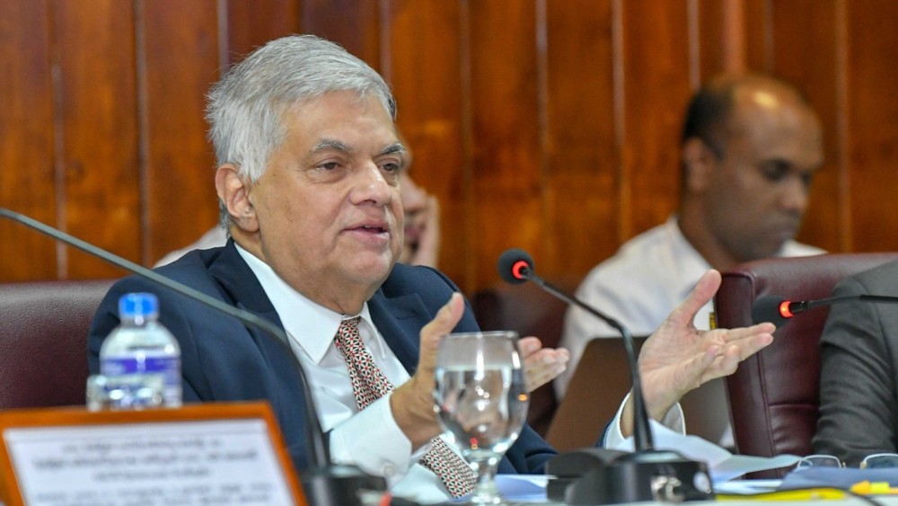 அரச அதிகாரிகளுக்கு எதிராக நடவடிக்கை