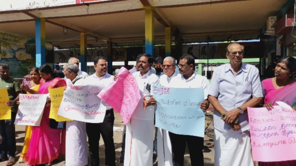 நில ஆக்கிரமிப்புக்கு எதிராக வவுனியாவில்   போராட்டம்