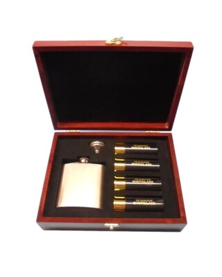 Hip flask and 4 shot glass set in wooden box