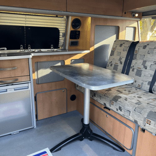 Toyota Granvia WELLHOUSE Camper Van 2 Berth 2690cc Petrol Automatic PRO Conversion