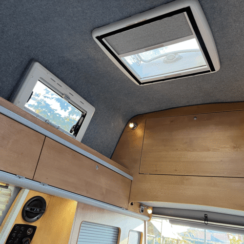 Toyota Granvia WELLHOUSE Camper Van 2 Berth 2690cc Petrol Automatic PRO Conversion