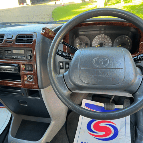 Toyota Granvia WELLHOUSE Camper Van 2 Berth 2690cc Petrol Automatic PRO Conversion