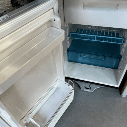 Toyota Granvia WELLHOUSE Camper Van 2 Berth 2690cc Petrol Automatic PRO Conversion