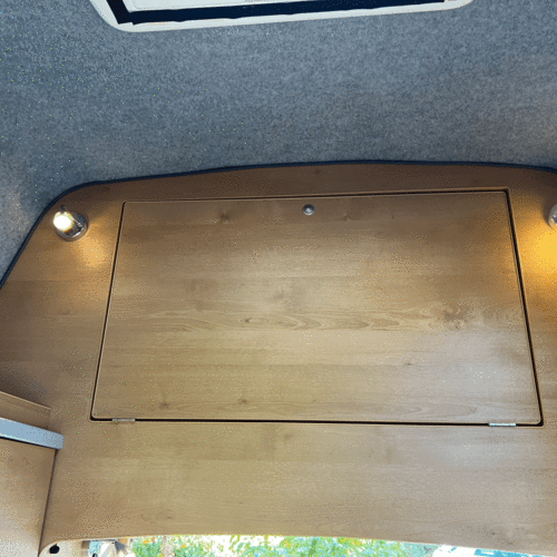 Toyota Granvia WELLHOUSE Camper Van 2 Berth 2690cc Petrol Automatic PRO Conversion