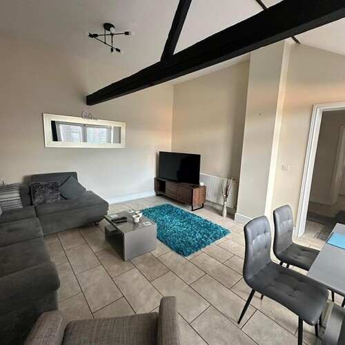 OLD WOLVERTON - 3 BEDROOM BARN CONVERSION