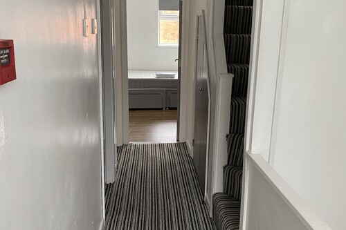 10 Cliff Mount Terrace