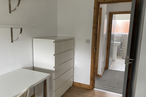 10 Cliff Mount Terrace