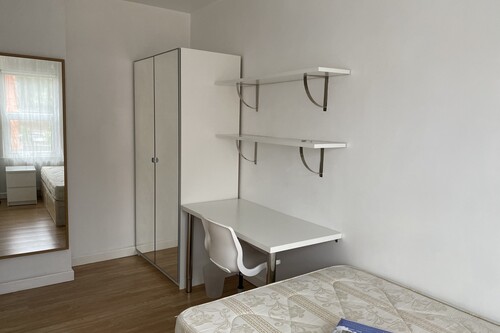 10 Cliff Mount Terrace