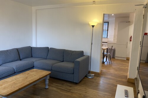 10 Cliff Mount Terrace