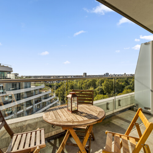 Sopwith Way, London, SW11