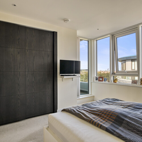 Sopwith Way, London, SW11