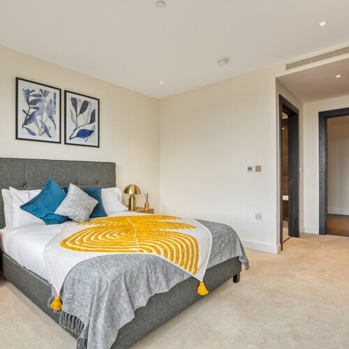 Sopwith Way, London, SW11