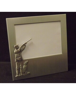Small single image frame with large shooter embellishment