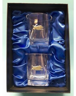 Whisky glasses with running boar embellishment