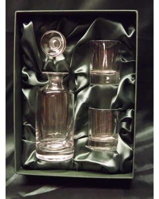 Mini Decanter set an 2 tots