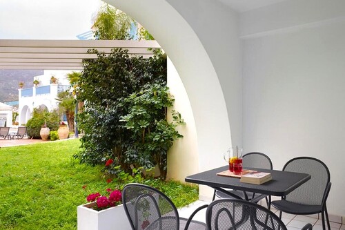 Nikki's Village - Poros 