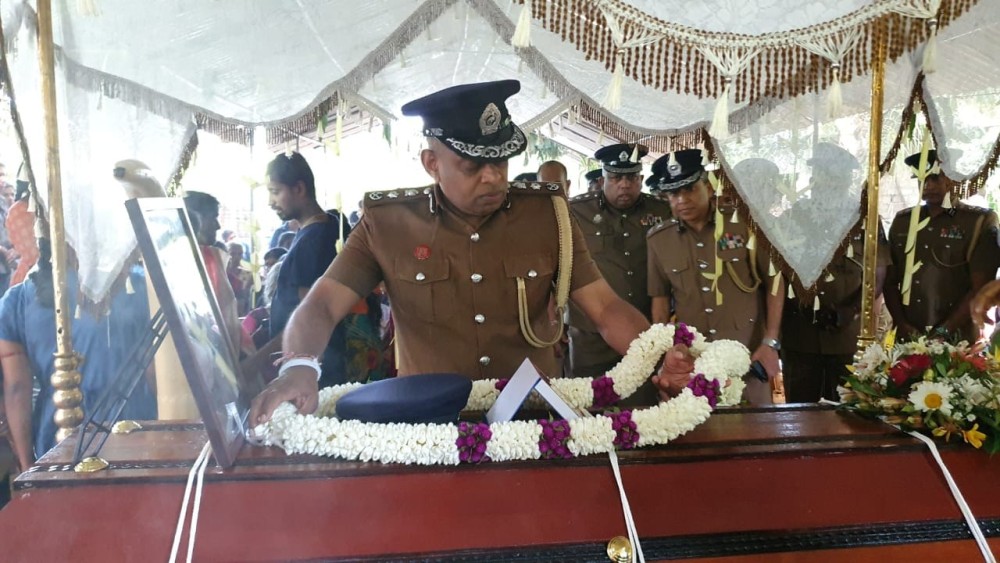 கடமையின்போது உயிரிழந்த பொலிஸ் உத்தியோகத்தருக்கு அஞ்சலி