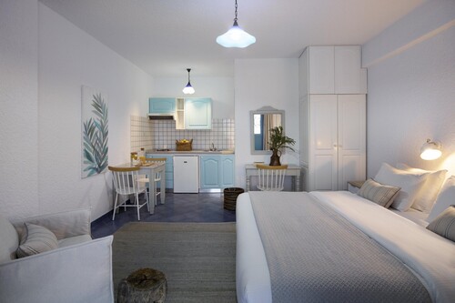 Nikki's Village - Poros 