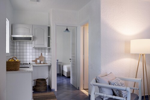 Nikki's Village - Poros 