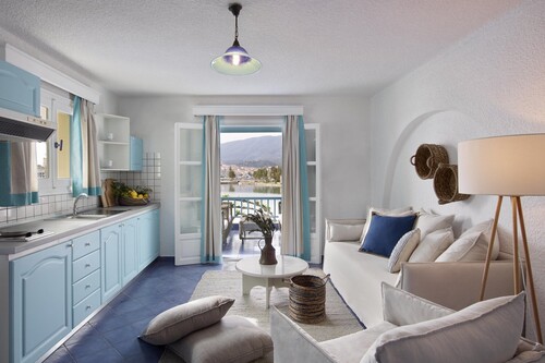 Nikki's Village - Poros 