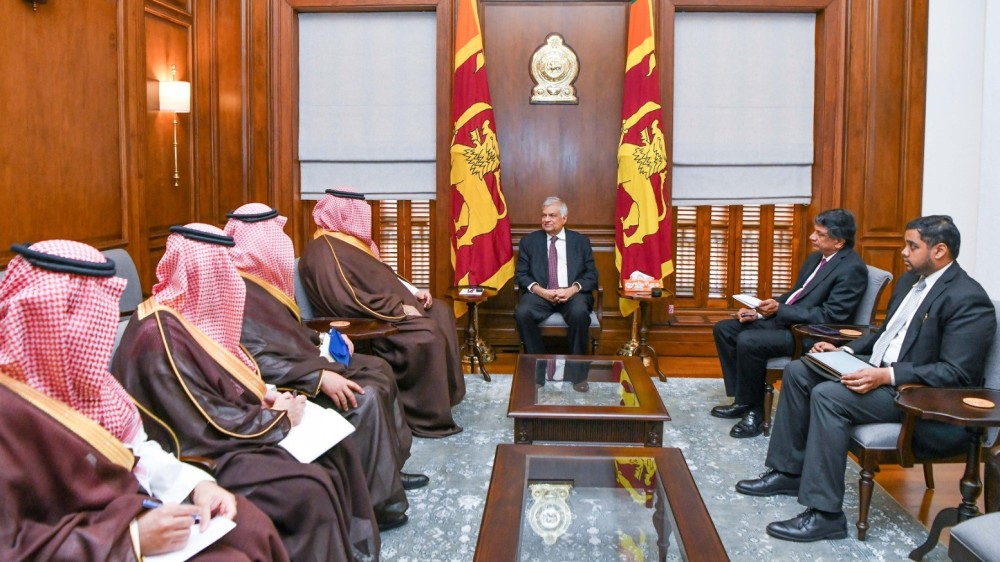 ஆடை, சுற்றுலாத் துறை சார்ந்த  உறவுகளை விரிவுபடுத்துவதில் கவனம்