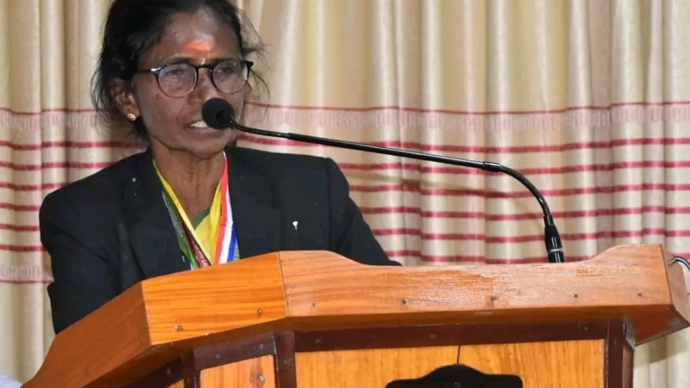 சாதனையாளர் அகிலத்திருநாயகிக்கு யாழ்ப்பாணத்தில் மதிப்பளிப்பு