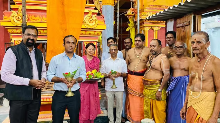 இந்திய உயர்ஸ்தானிகர் நயினாதீவுக்கு  விஜயம்