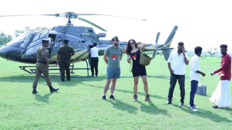 ஹெலியில் நெடுந்தீவுக்கு சென்ற சுற்றுலா பயணிகள்