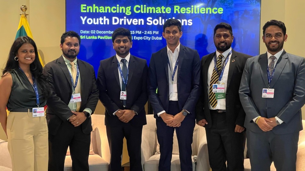 இளைஞர்களின் யோசனை ஜனாதிபதியிடம் கையளிப்பு