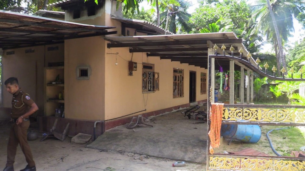 கொடிகாமமத்தில் வன்முறைக்குழு தாக்குதல்